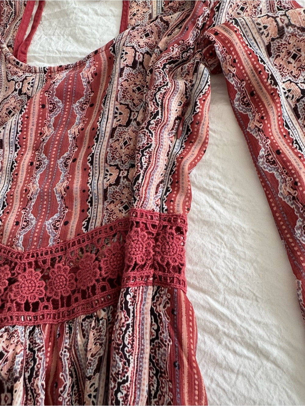 Hollister Boho Floral Print Scoop Neck Mini Dress in Dusty Rose - Picture 8 of 14